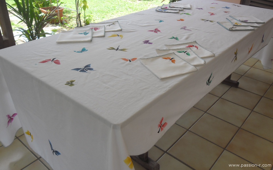 nappe insectes volant 12 couverts 1